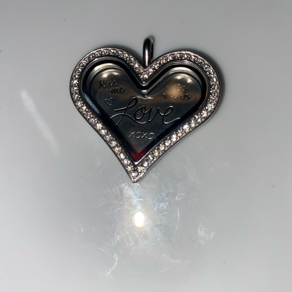 Origami owl large heart locket with plate crystal accent silvertone metal